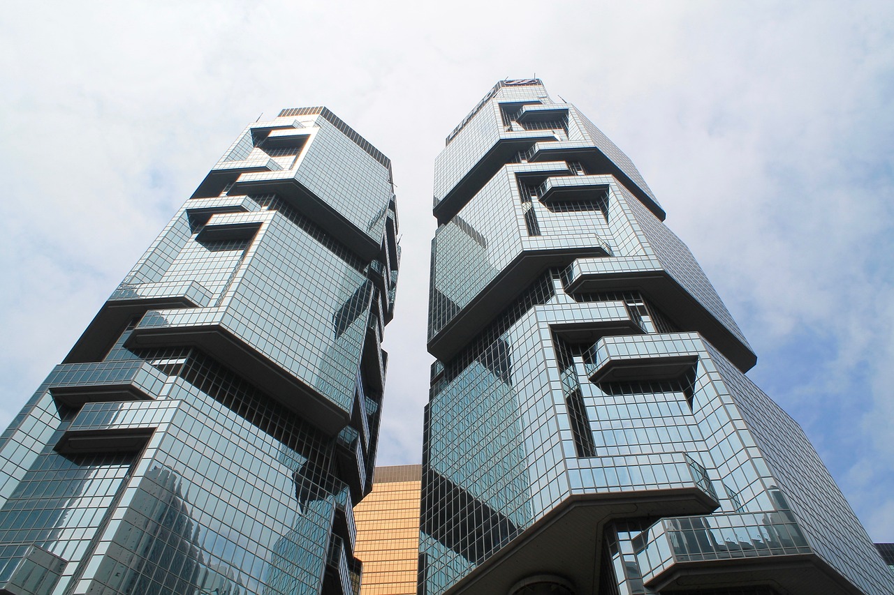 微软香港上市，全球化战略的新里程碑