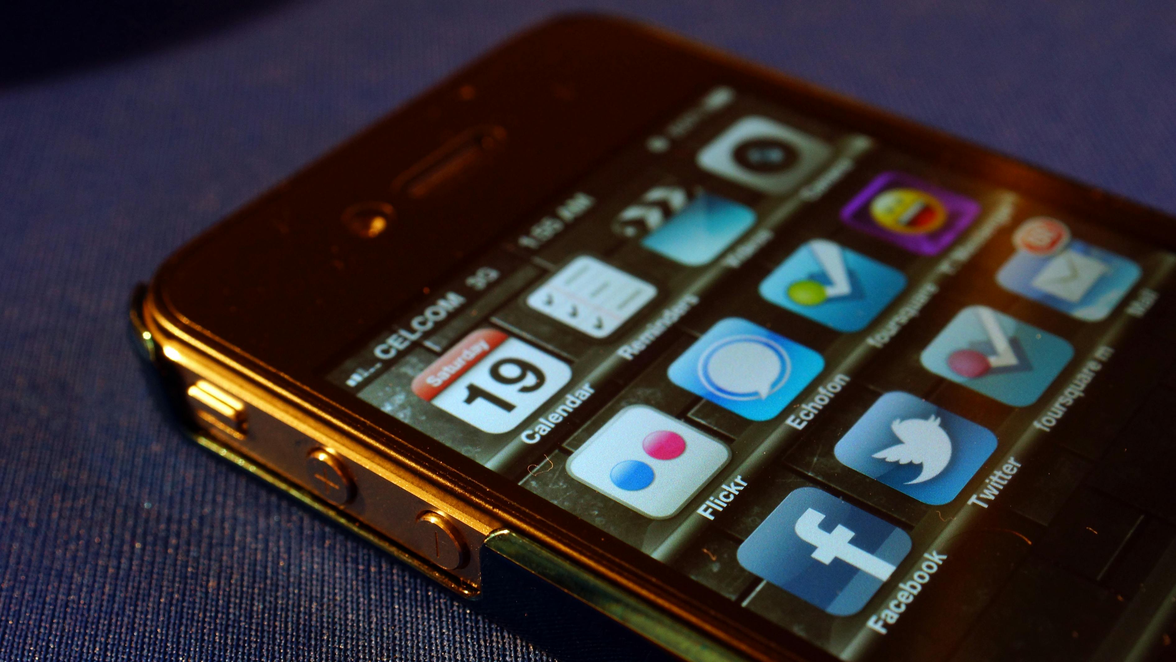 科技与期待交汇点，iPhone 5C上市日期揭秘