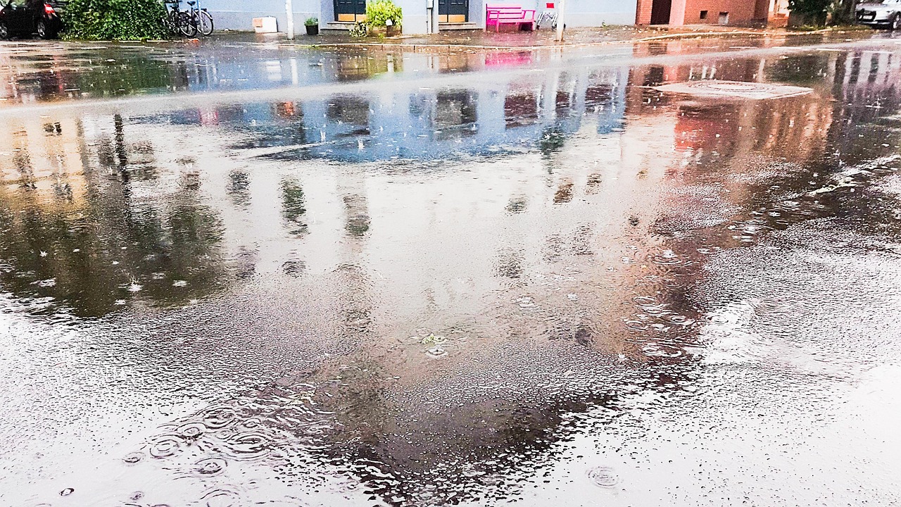 南充暴雨实时更新，气象预警及应对举措