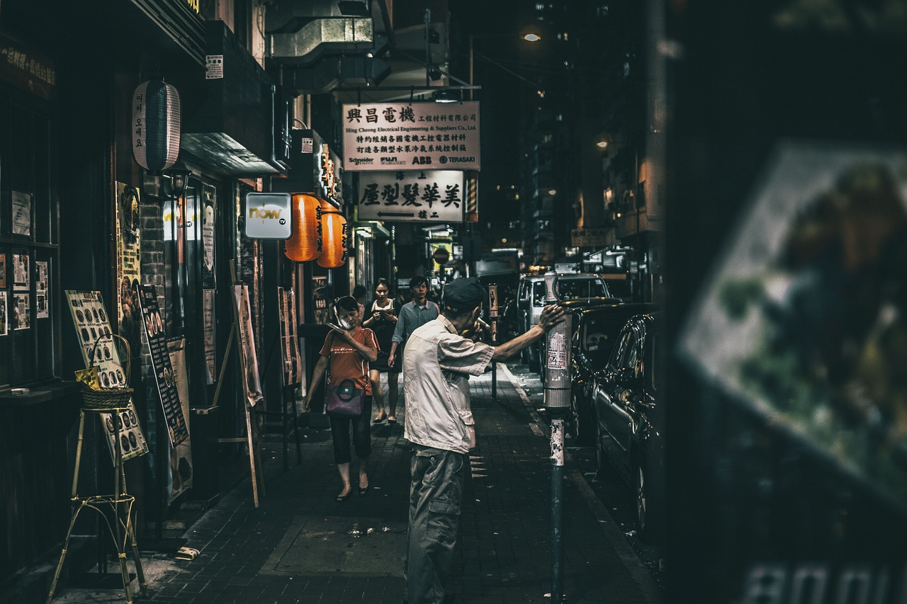 探索隐身世界的奇幻之旅，透明人动漫