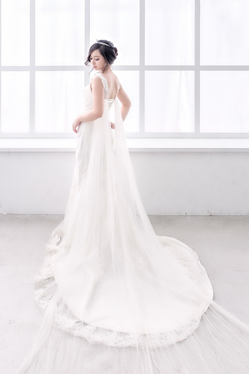 最新短发新娘时尚造型图集，引领潮流的婚礼发型灵感，绝美造型展现新娘风采