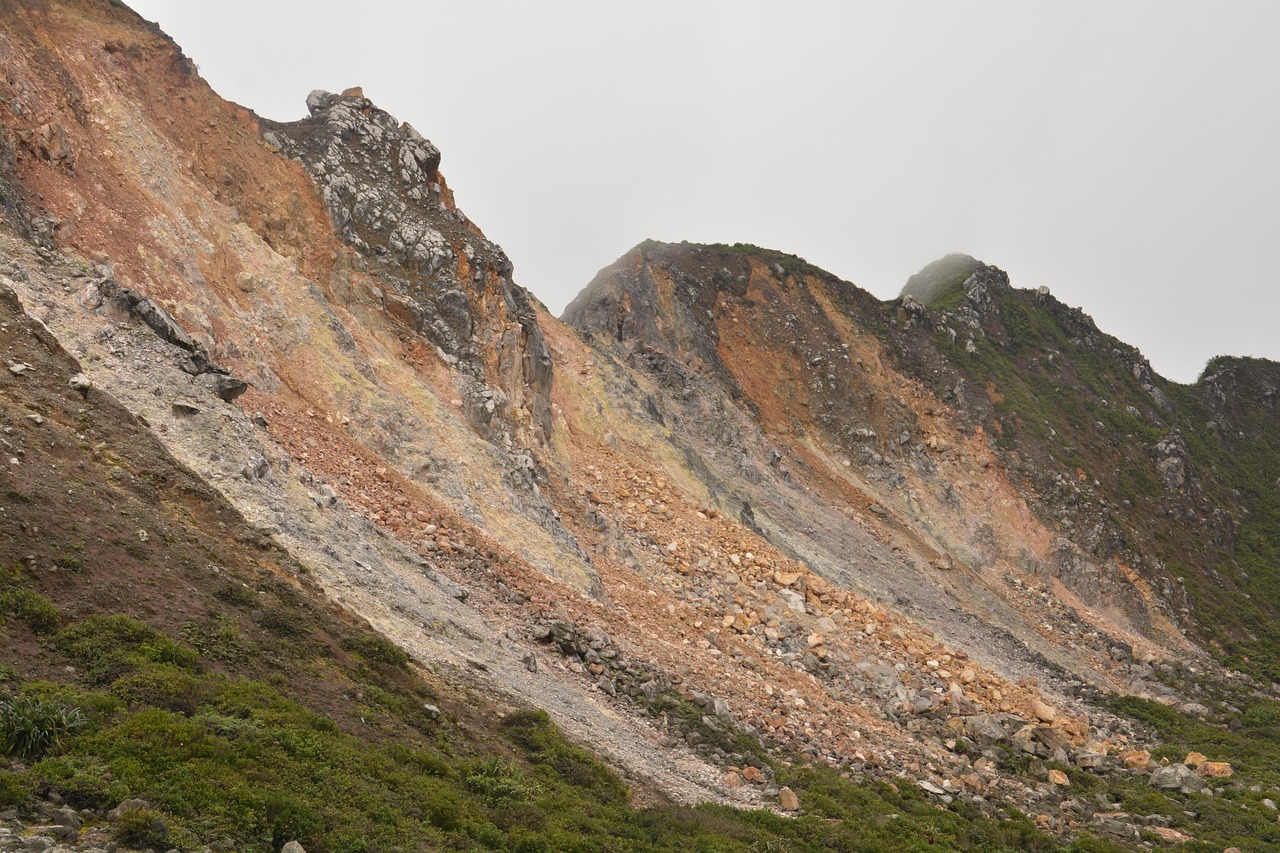 印尼火山爆发最新动态，影响及应对策略揭秘