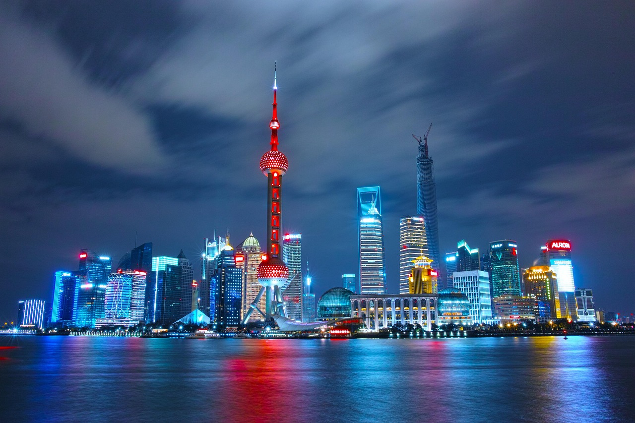 上海二手房价格走势图，分析影响因素与未来趋势预测