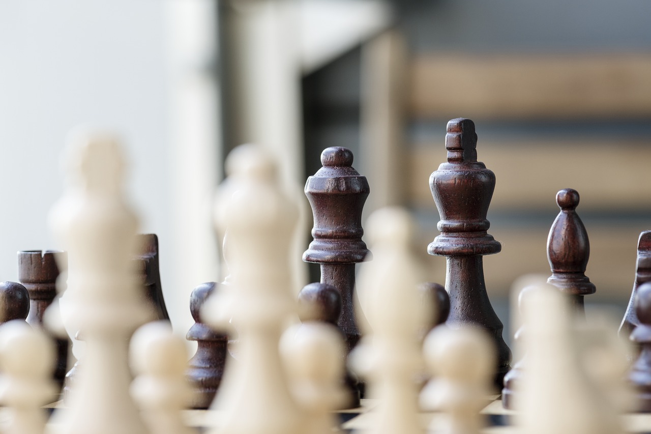 洞悉战略与战术博弈之道，最新棋局解析揭秘