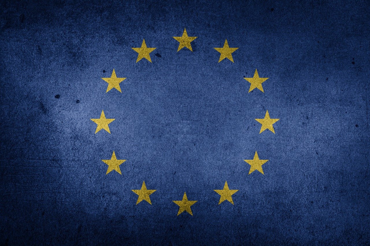 美国最新制裁措施针对华为，全球科技巨头的博弈与挑战持续升级