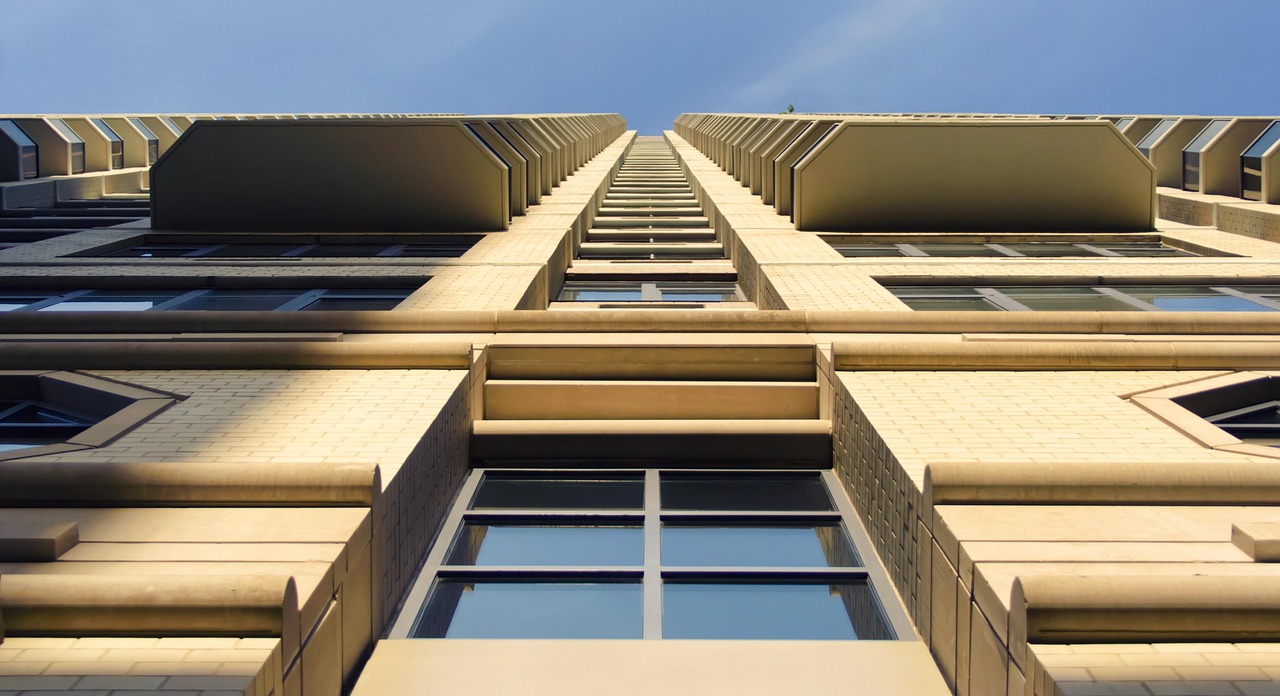 最新建筑安全玻璃管理规范出台，保障建筑安全新标准实施
