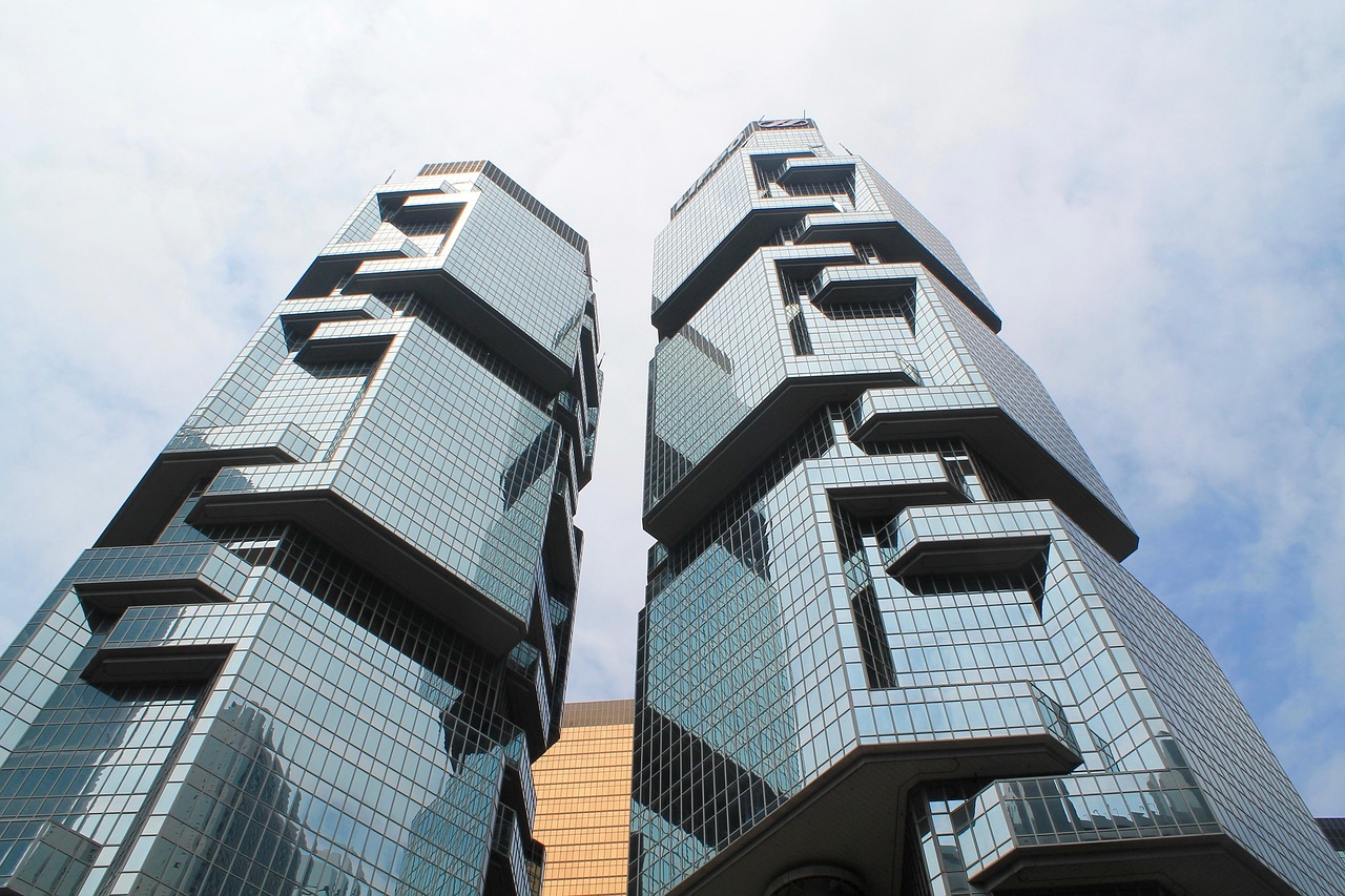 大华香港上市，迈向国际化的关键步伐