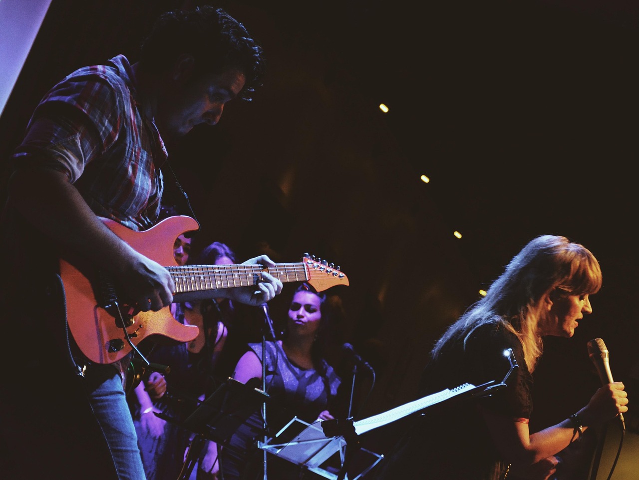 邓紫棋最新歌曲引爆音乐风潮,开启新篇章!