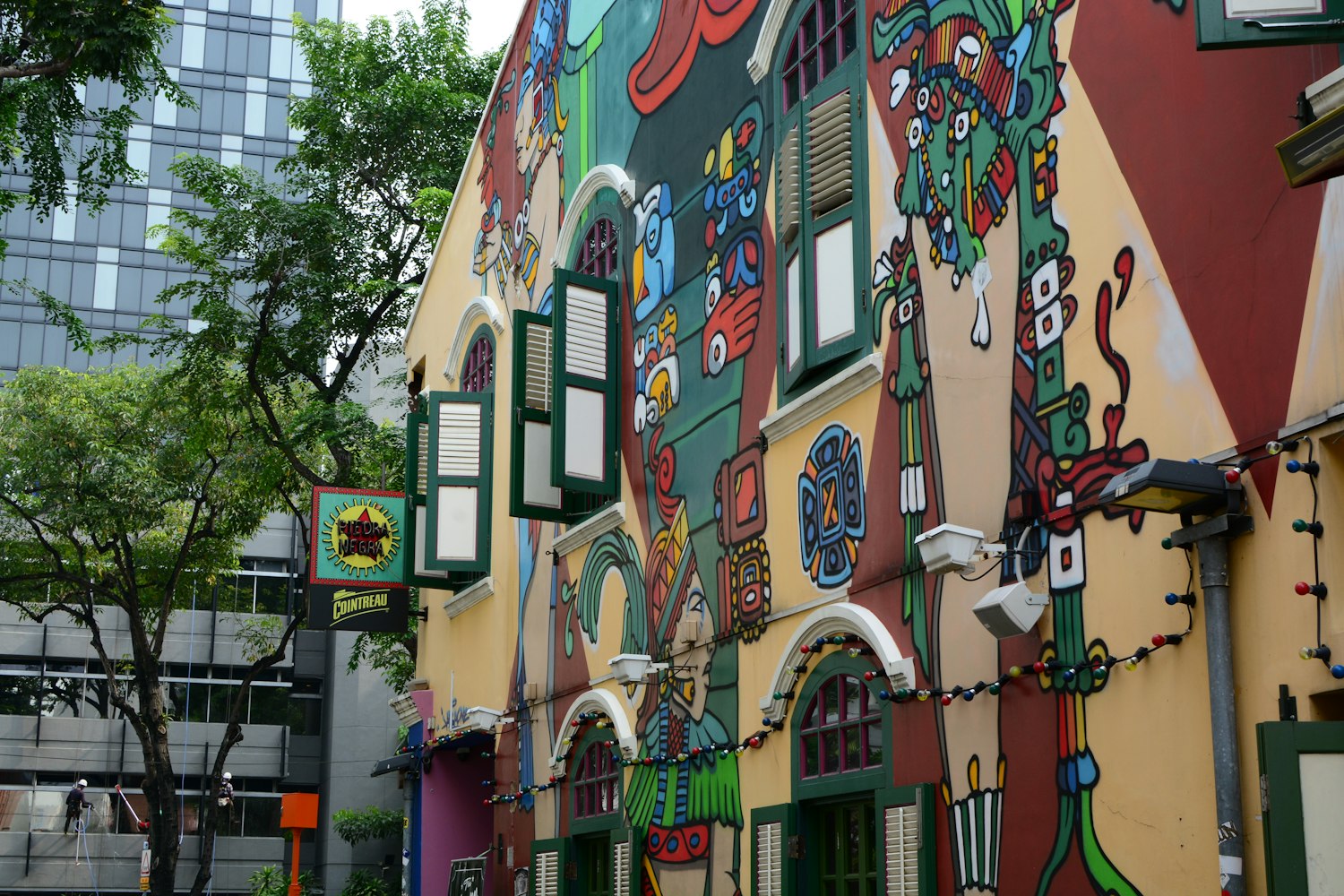 成都街头摆摊新潮流，机遇与繁华的都市探索