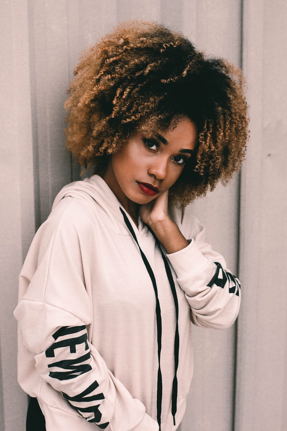 最新发型教程大揭秘,打造时尚魅力的终极指南