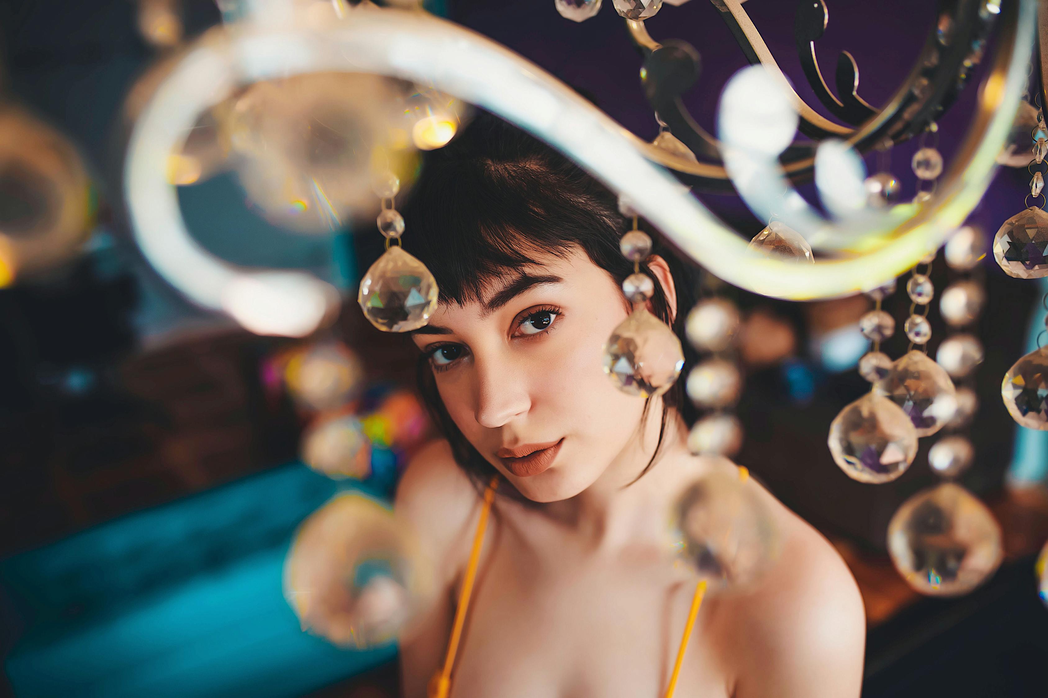 美女上错身演员表及深度角色解析