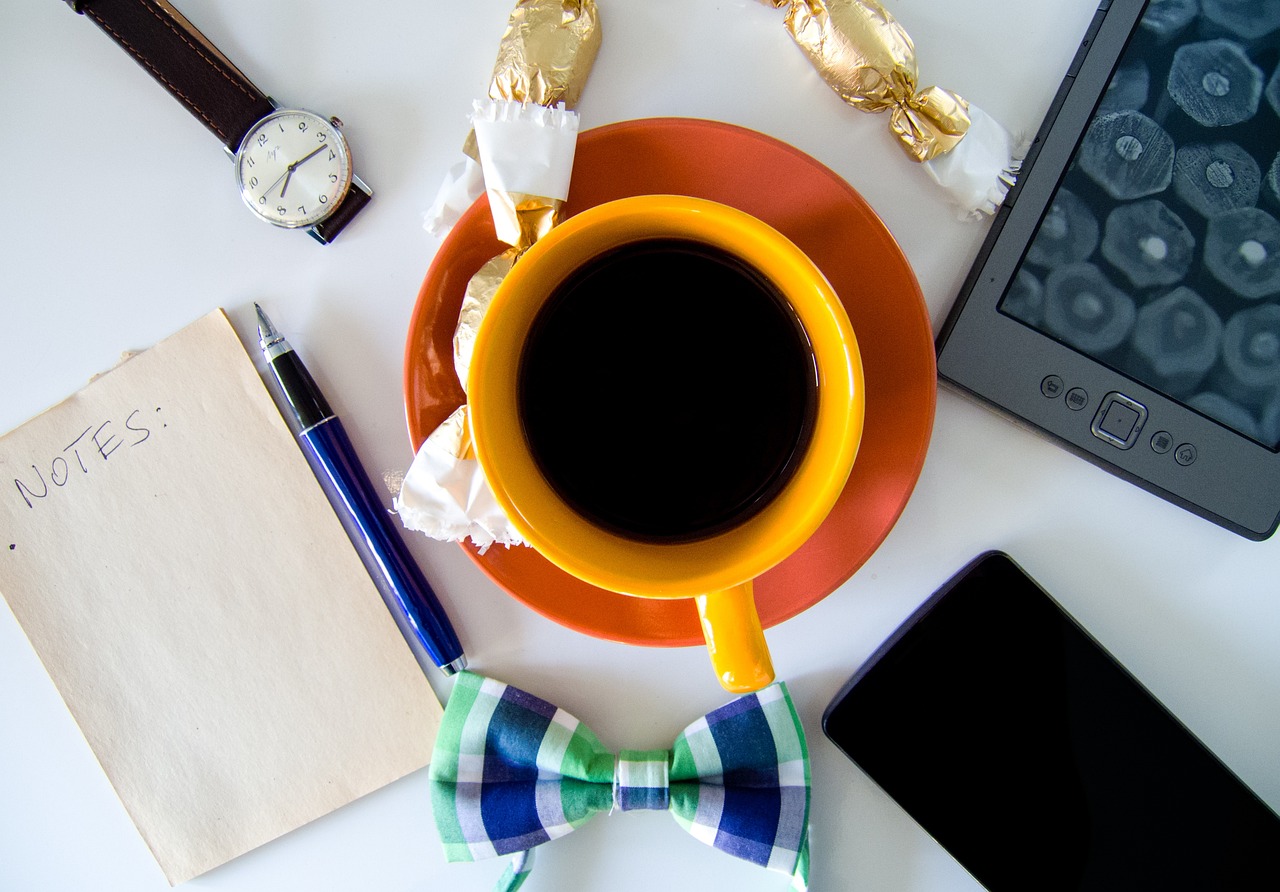 晶体植入手术价格表详解,费用构成及相关因素探讨