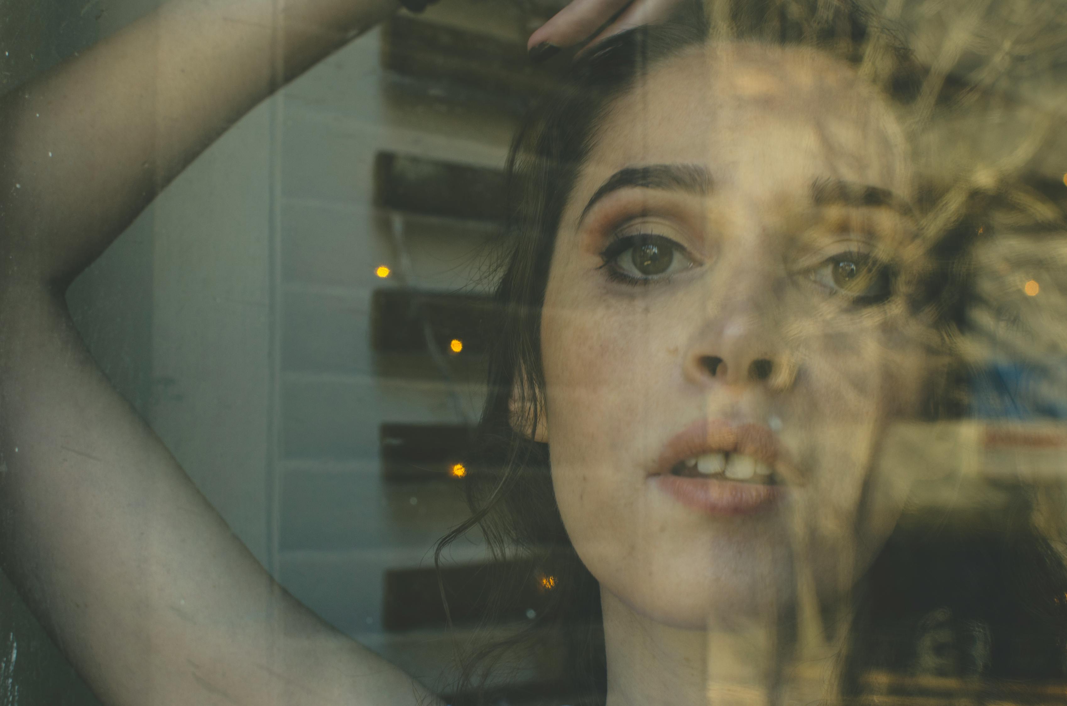 影视艺术深度探寻,内涵神评论与演员表揭秘的魅力