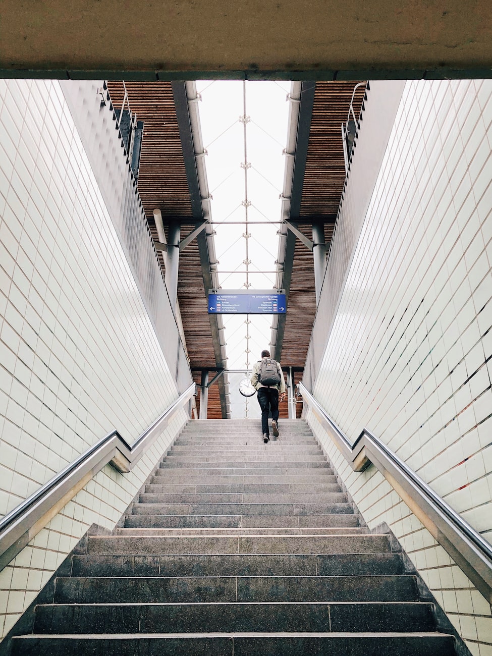 青行灯最新动态,探索未来无限可能