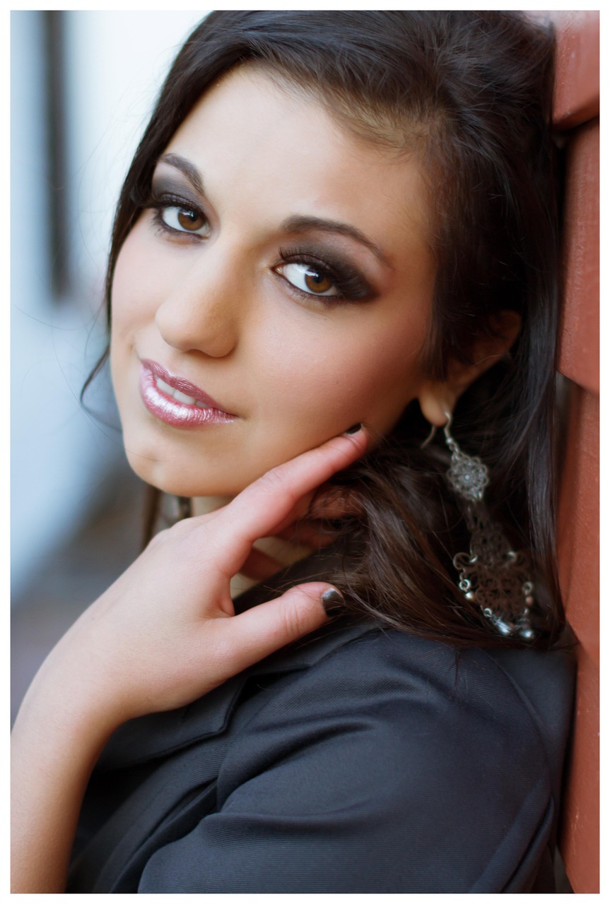 佟亚丽短发造型,重塑独特时尚魅力的风采