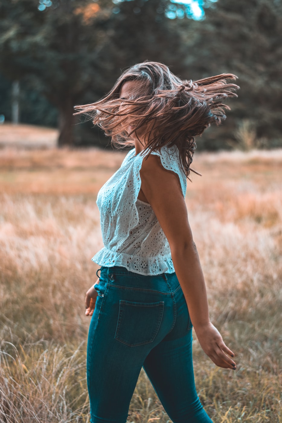 最新伤感女生昵称背后的情感故事揭秘