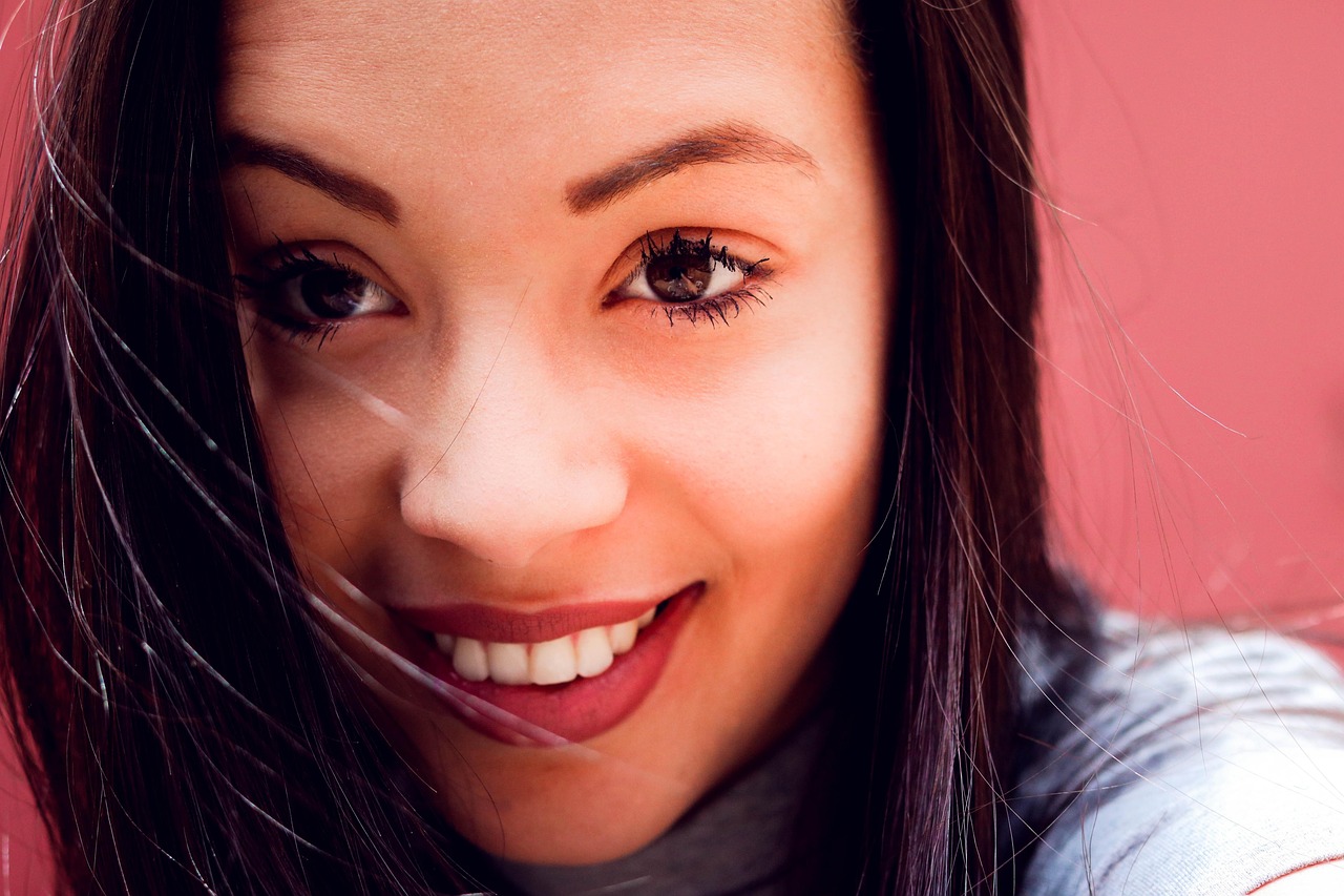 及伟佳最新写真,时尚魅力的无限探索