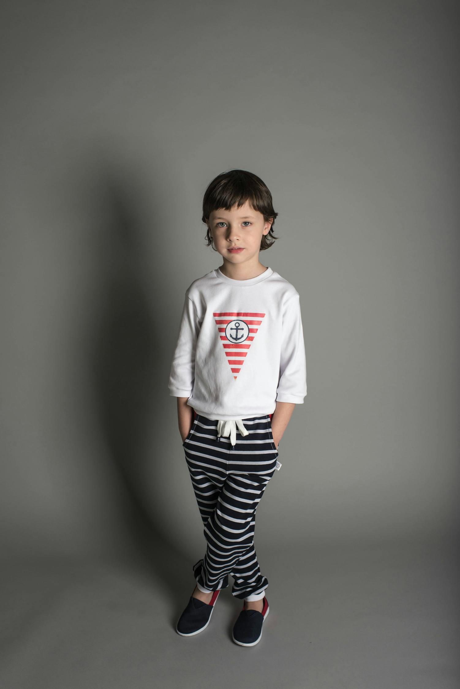 幼儿教师园服新款时尚亮相,时尚与教育的完美融合