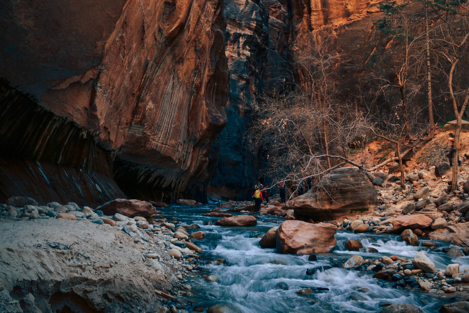 汤余铭新作,探索艺术新境界的创意之旅