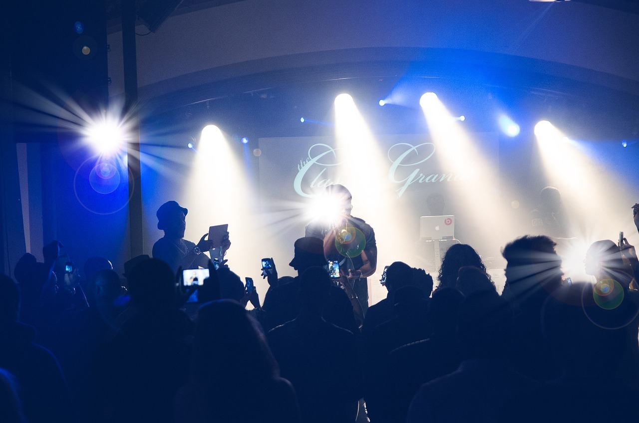 凤凰传奇最新歌曲,续写音乐传奇的篇章