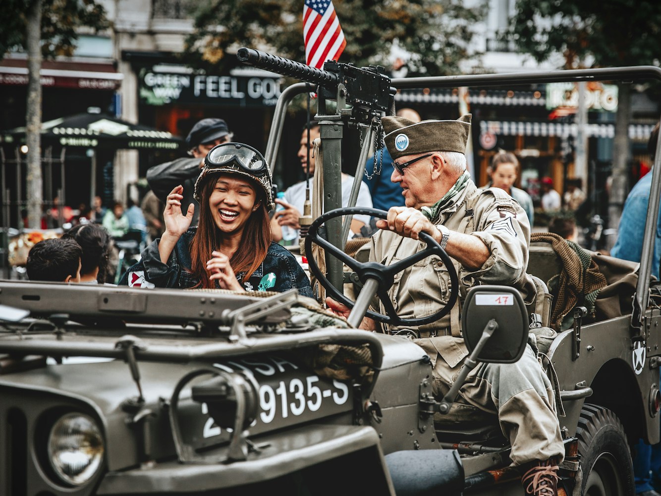 凤凰军事观察室深度解析全球军事动态最新报道