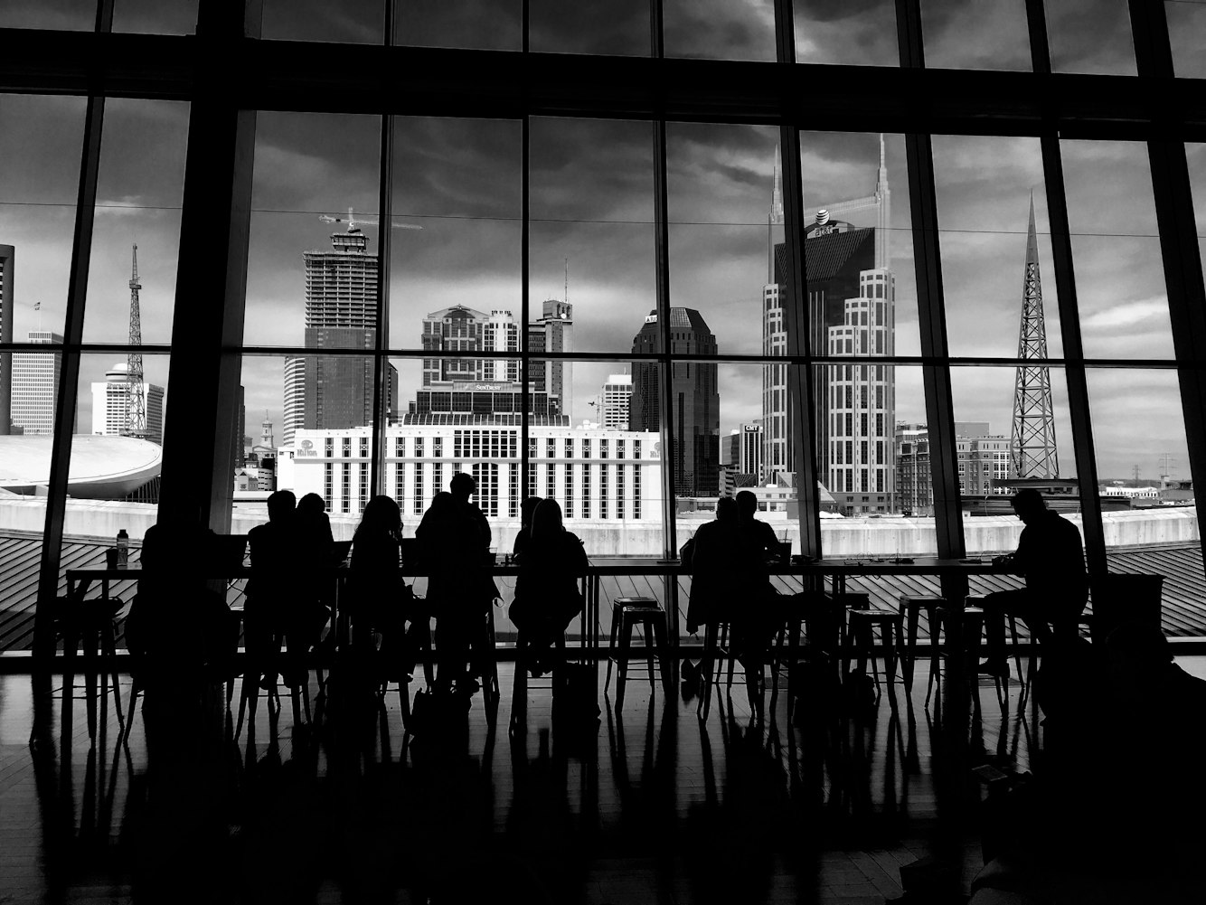 探索现代都市生活的无声呐喊,失眠电影的世界