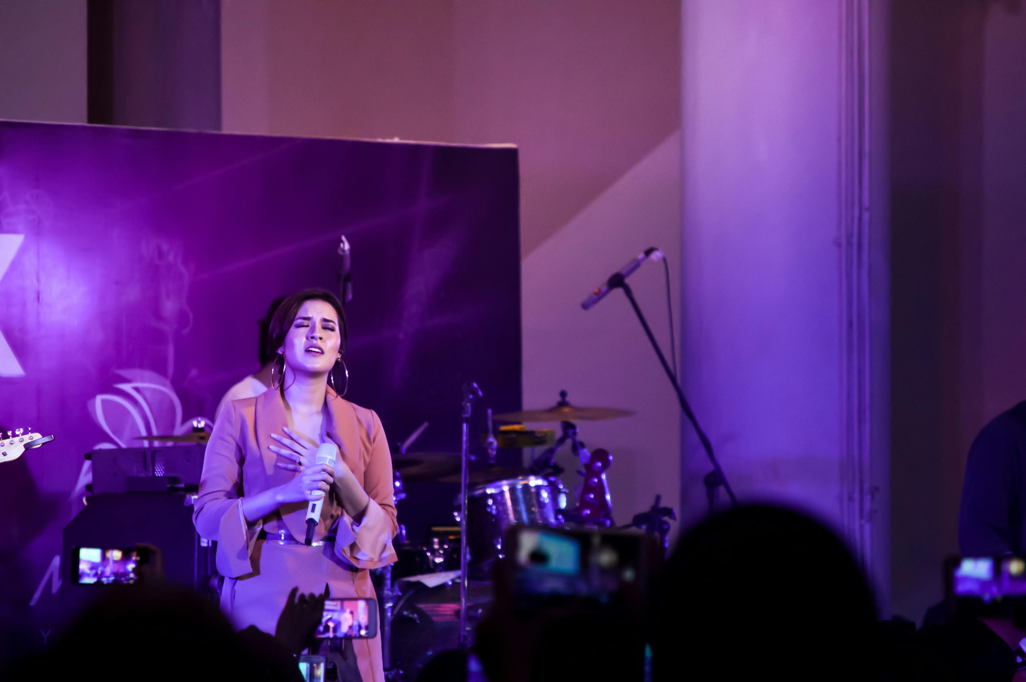 最新圈圈舞，舞动时尚潮流的社交新宠，引领全民舞蹈热潮！