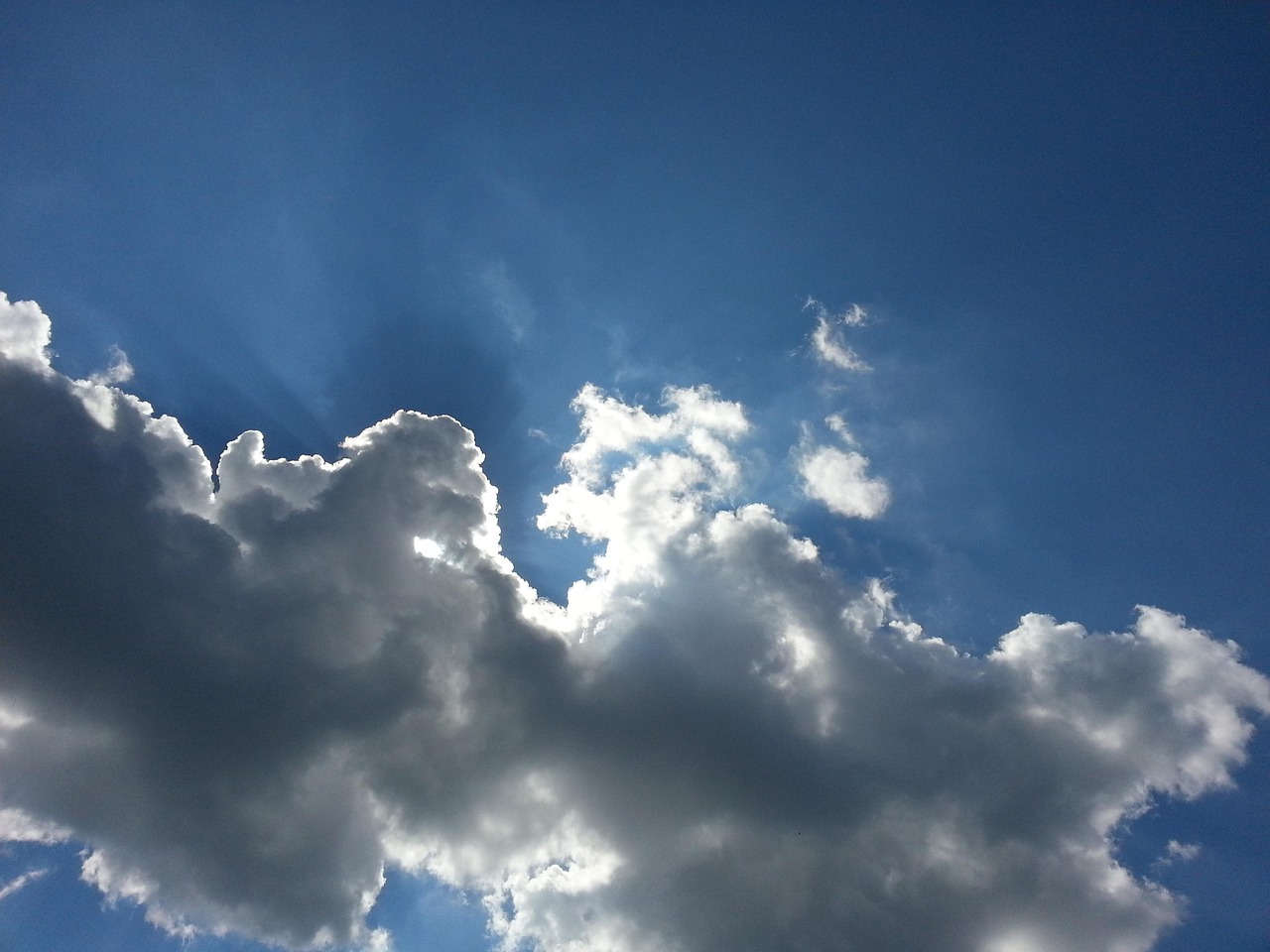 中牟汽配市场最新动态概览