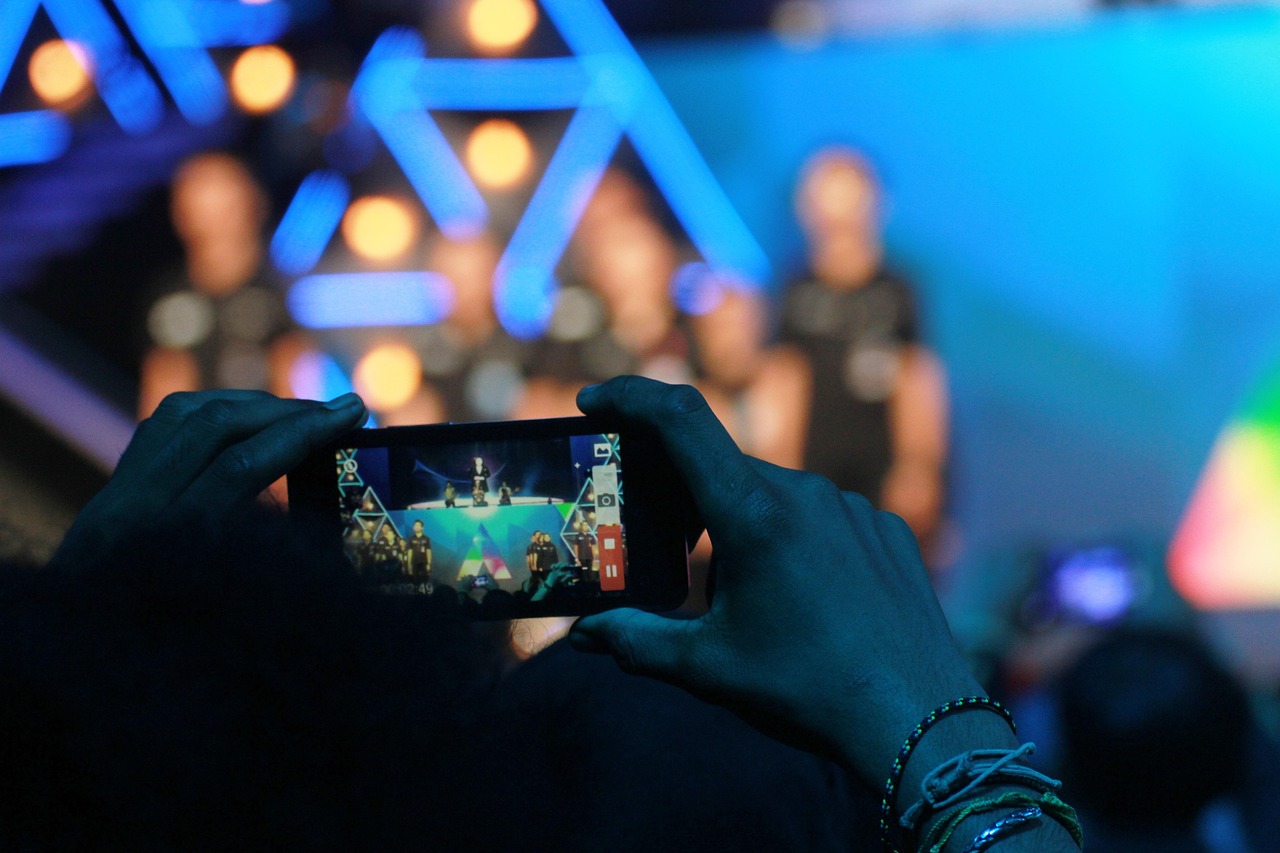 吴亦凡在LOL比赛中的风采展现