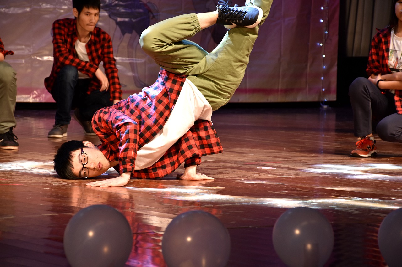 璀璨星光下的十大帅明星魅力面孔