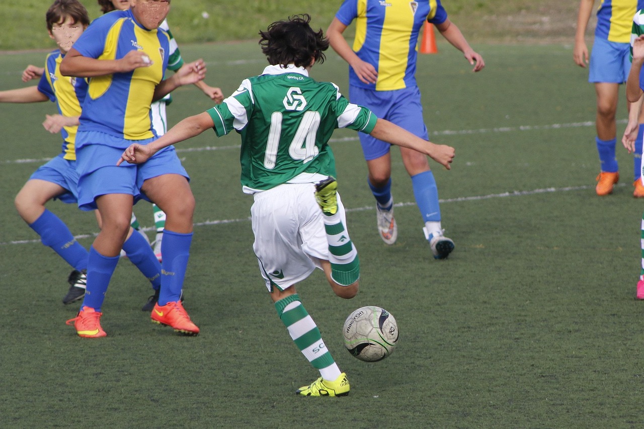 国足与缅甸对决，足球盛宴背后的故事