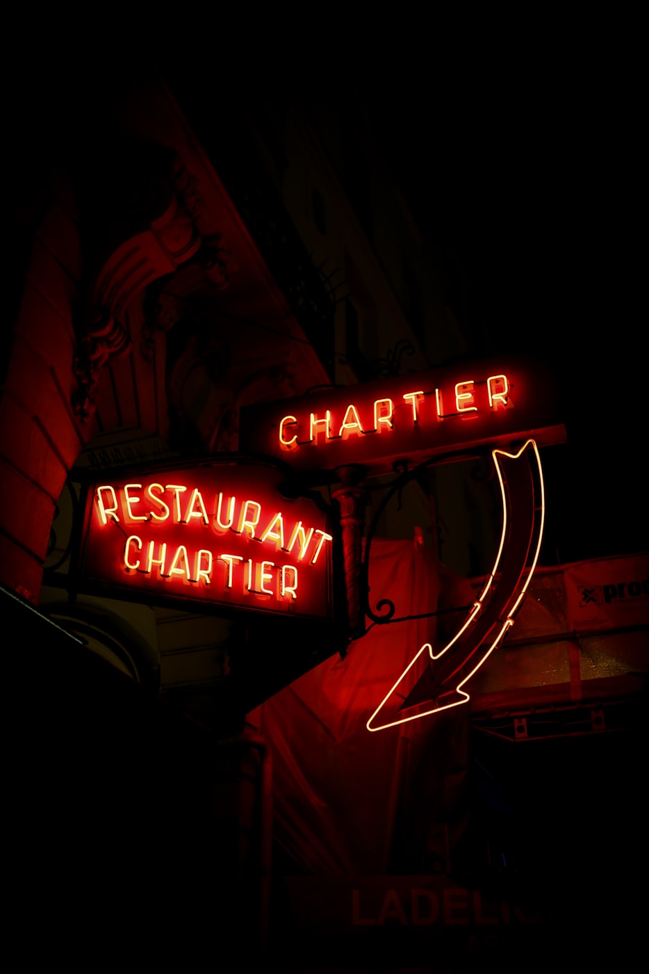 天水围的夜与雾，电影中的社会观察与人性深度探讨