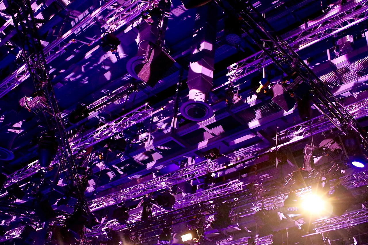 地城之光新篇章，探索未知，开启未来之旅